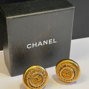 chanel 1980 gold textured cc logo round earrings vintage w/box