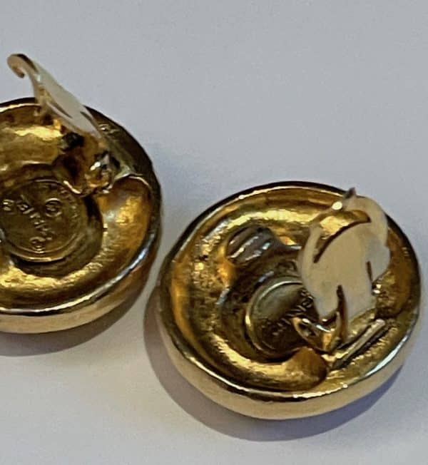 chanel 1980 gold textured cc logo round earrings vintage w/box