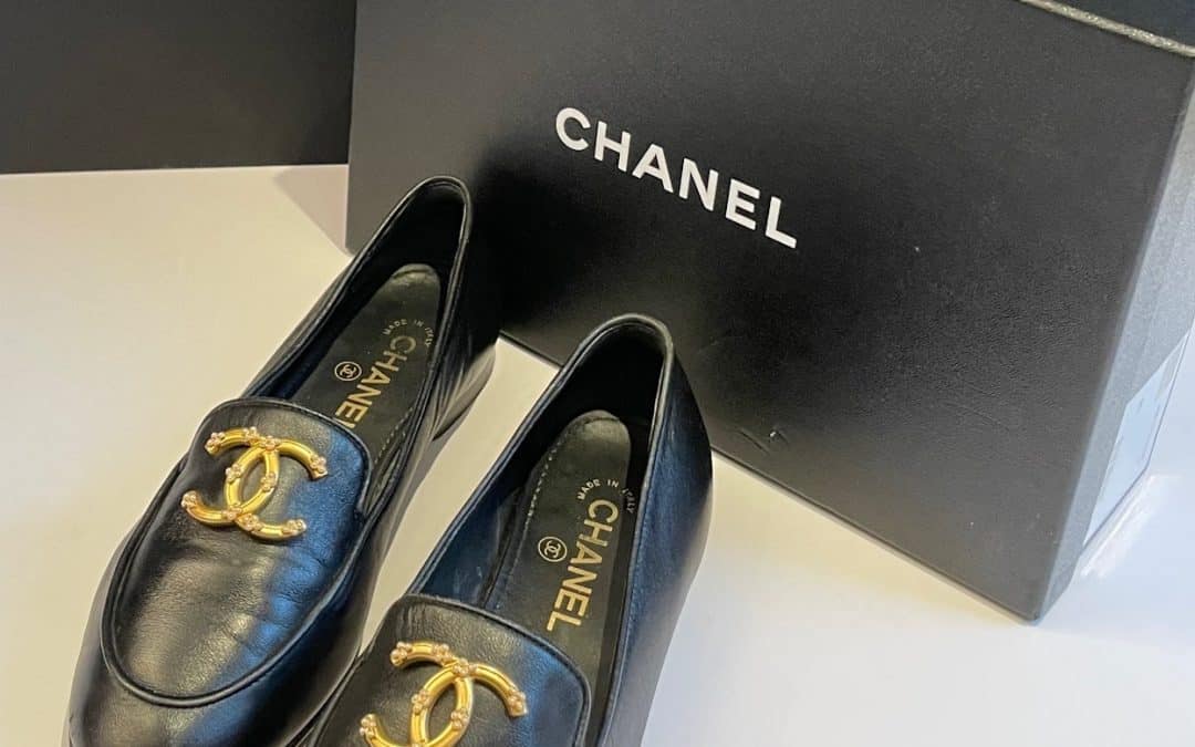 CHANEL CC Logo Gold Pearl Black Leather Flat Loafer Pump W/Box