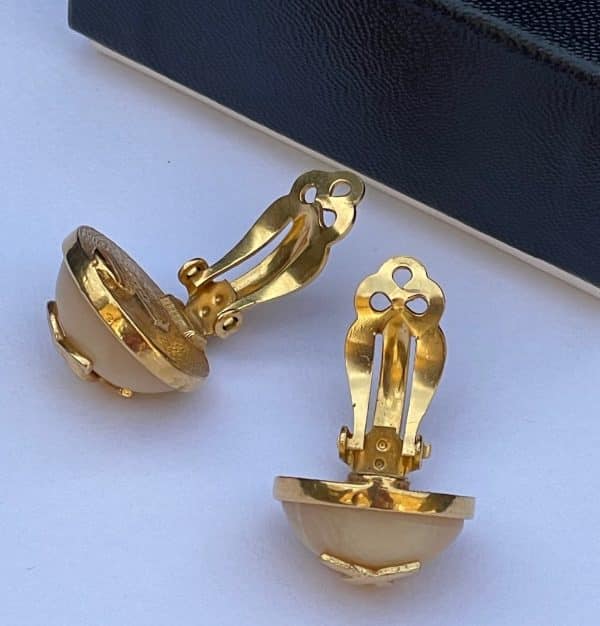 chanel vintage cc logo gold small button marble pearl earrings c. 1980s w/box