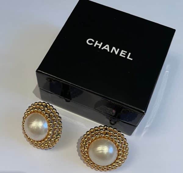 chanel vintage large gold rope & pearl coco chanel earrings w/box c.1971