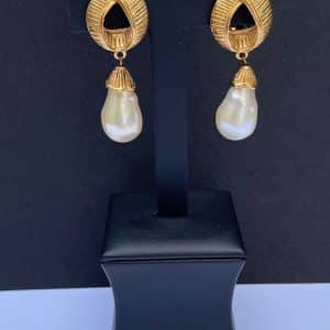 yves saint laurent ysl vintage gold & pearl drop dangling earrings c.1980s