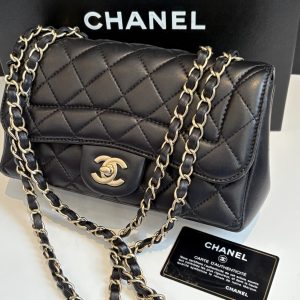 chanel bag medium black quilted leather cc logo single flap double shoulder strap