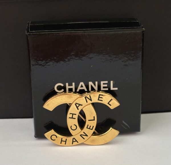 chanel vintage cc logo chanel large gold brooch 1998