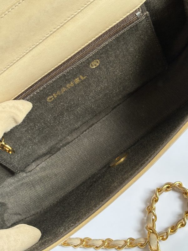 chanel vintage half moon cream leather handbag 24k ghw c.1986