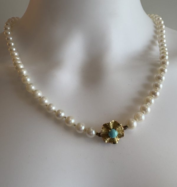 vintage cultured pearls necklace with flower blue cabochon 18k gold clasp