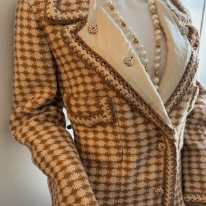 chanel tweed jacket beige & cream houndstooth cc logo polka dot jewel buttons 2000