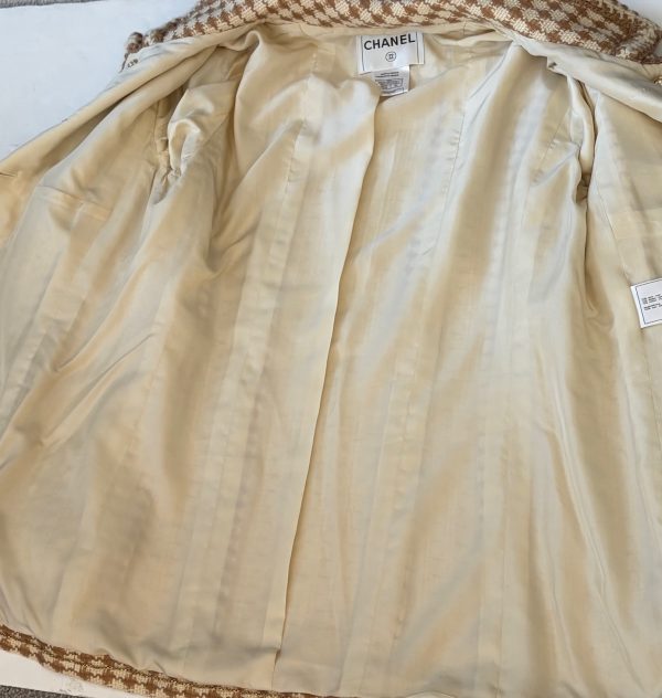 chanel tweed jacket beige & cream houndstooth cc logo polka dot jewel buttons 2000