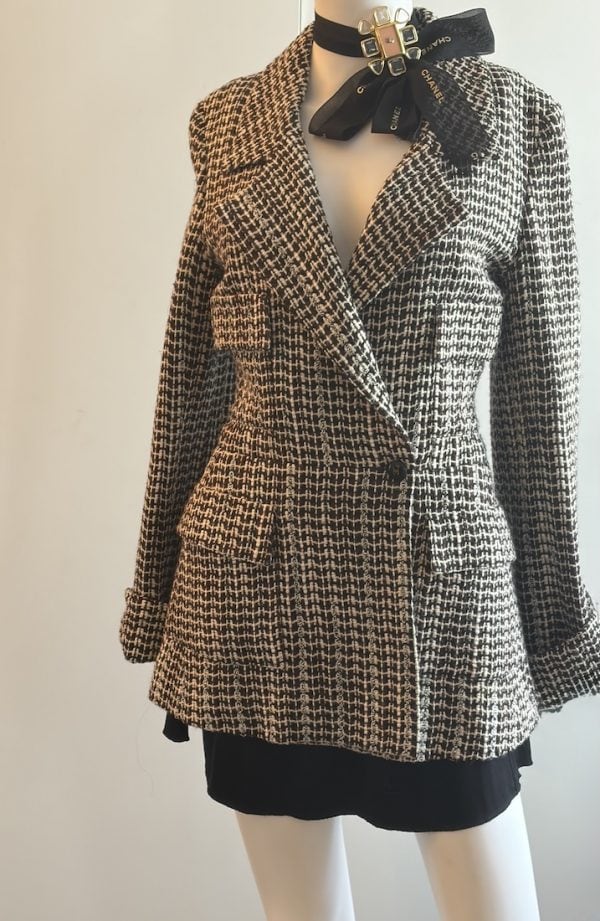 chanel tweed single breasted cc logo button notched collar jacket 2001