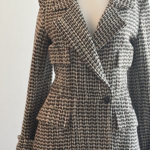 chanel tweed single breasted cc logo button notched collar jacket 2001