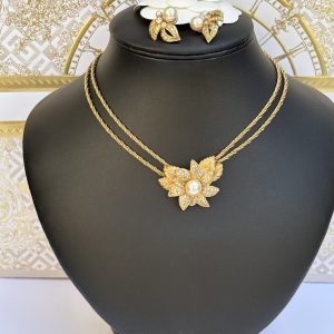 christian dior vintage floral leaf pearl crystals pendant strand necklace & earrings set 1980s