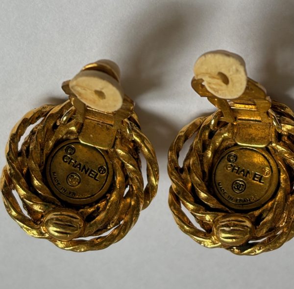 chanel vintage twisted rope gold tone pearl earrings 1983
