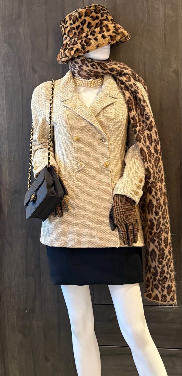 chanel by karl lagerfeld vintage tweed boucle cream cc logo jacket fall 1996