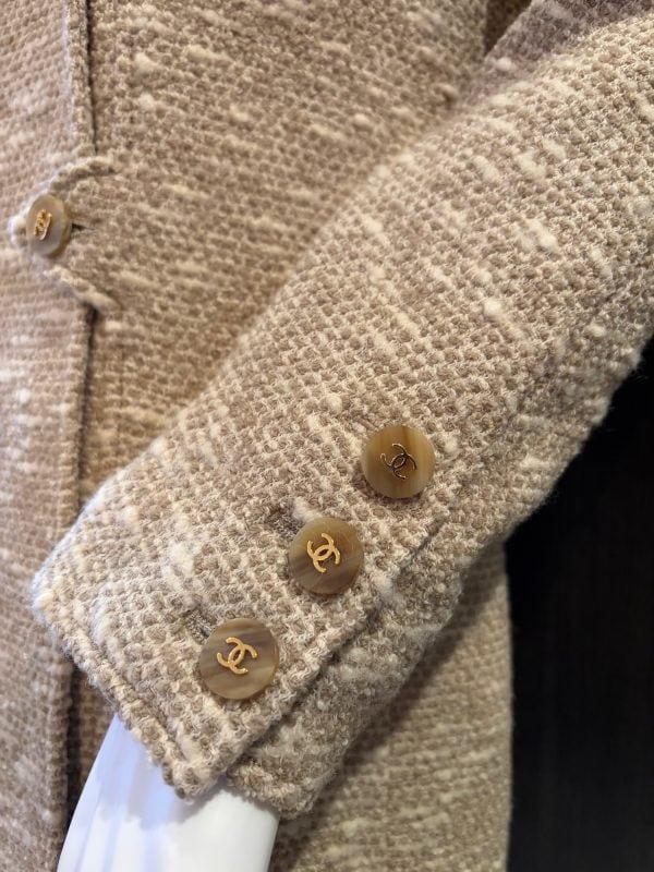 chanel by karl lagerfeld vintage tweed boucle cream cc logo jacket fall 1996