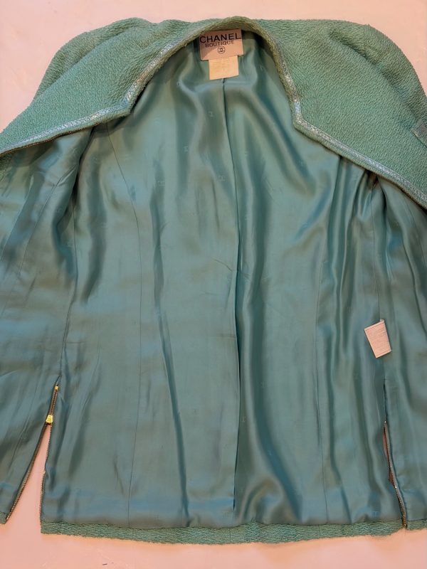 chanel vintage runway documented boucle suit