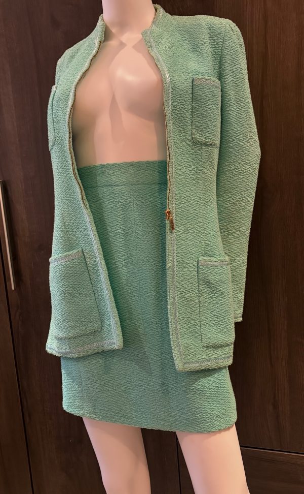 chanel vintage tweed boucle suit chanel logo zipper collection 1995