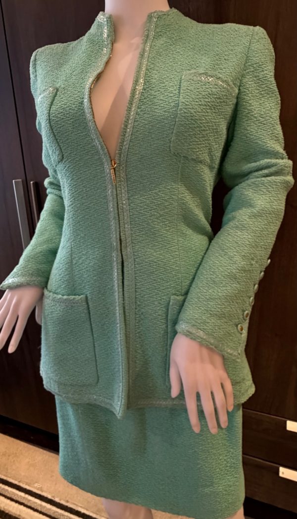 chanel vintage runway documented boucle suit