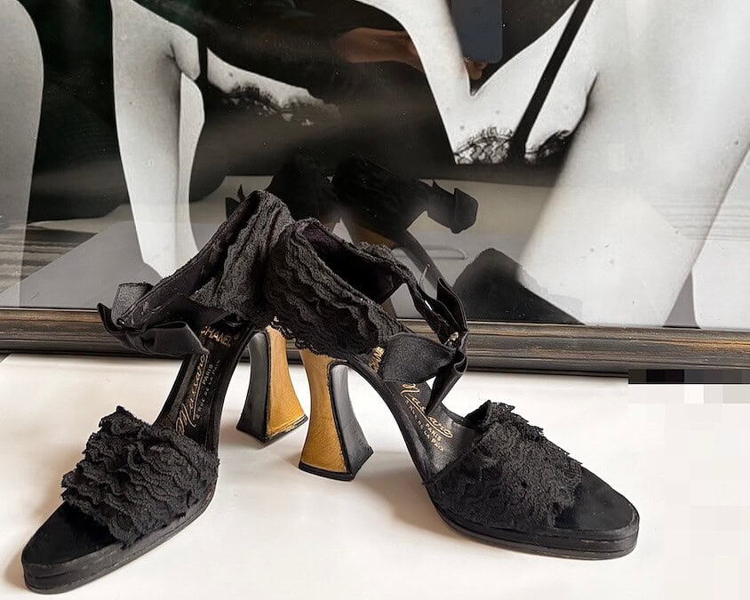 CHANEL By MASSARO Haute Couture Black Lace Ruffles Bow Heels Sandals 1990
