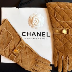 chanel vintage catwalk camel diamond quilted chanel logo long ski gloves c.1990s