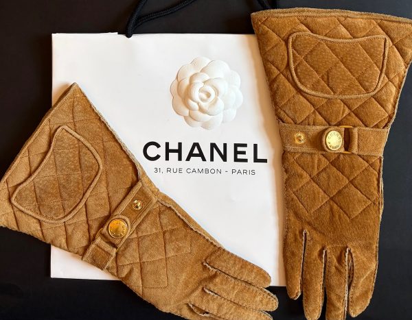 chanel vintage catwalk camel diamond quilted chanel logo long ski gloves c.1990s