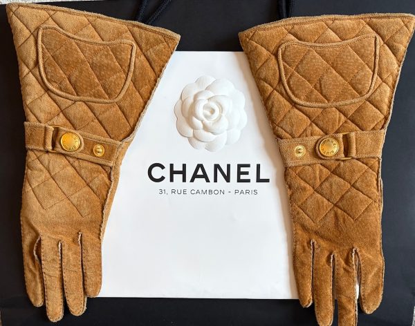 chanel vintage catwalk camel diamond quilted chanel logo long ski gloves c.1990s