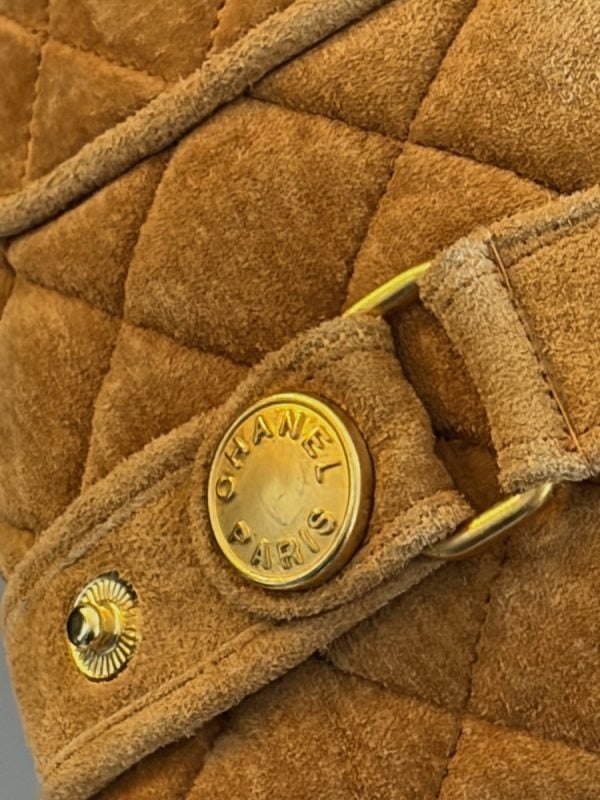 chanel vintage catwalk camel diamond quilted chanel logo long ski gloves c.1990s