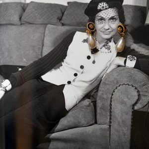 chanel vintage pearl drop dangle gold black leaf clover clip on earrings 1987