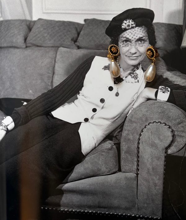 chanel vintage pearl drop dangle gold black leaf clover clip on earrings 1987