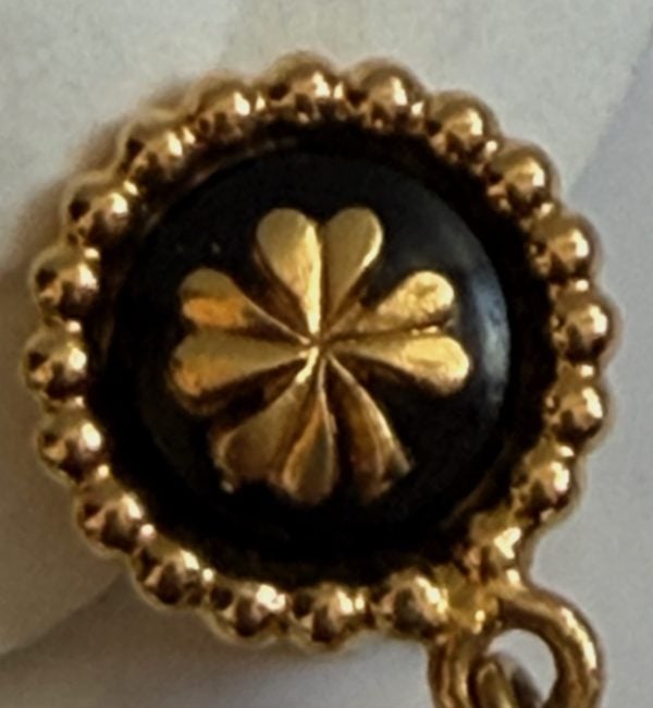 chanel vintage pearl drop dangle gold black leaf clover clip on earrings 1987