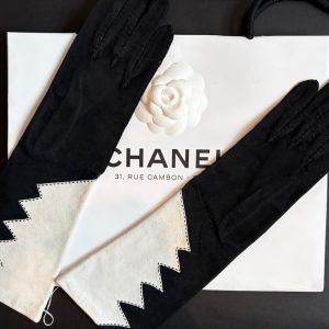 chanel vintage white & black zig zag gauntlet kidskin geometric gloves c.1990s
