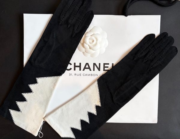 chanel vintage white & black zig zag gauntlet kidskin geometric gloves c.1990s