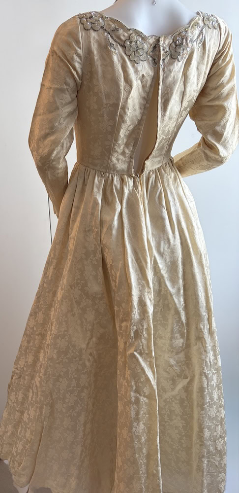 1950 cream jacquard floral wedding evening dress camellia embroidery neckline