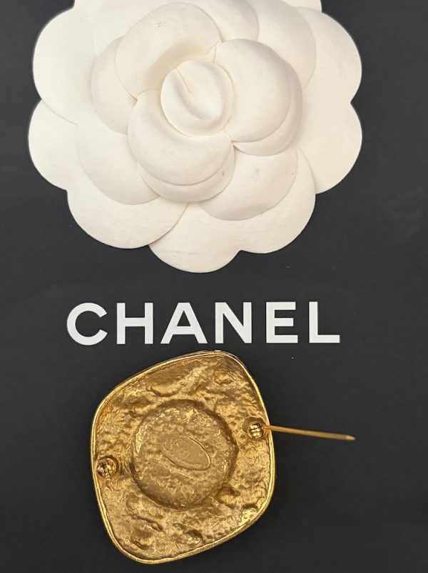 1980s chanel vintage baroque arabesque pearl & gold tone brooch
