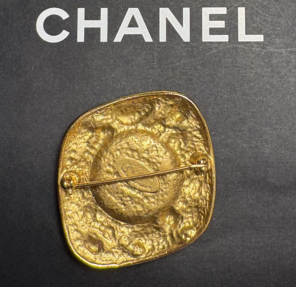 1980s chanel vintage baroque arabesque pearl & gold tone brooch