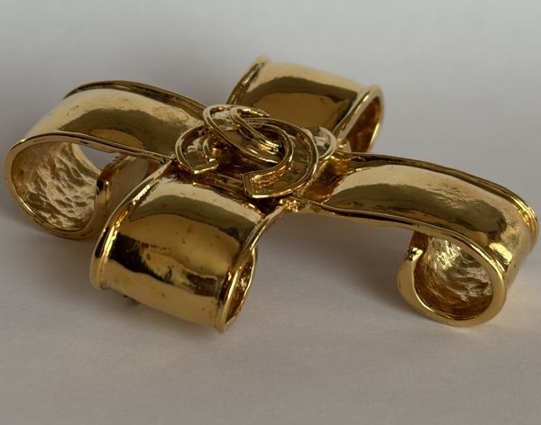 chanel vintage cc logo large gold tone cross brooch & pendant 1994