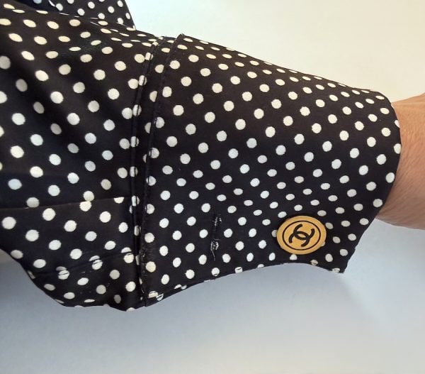 chanel vintage cc logo round disk gold and black cufflinks unisex 1994