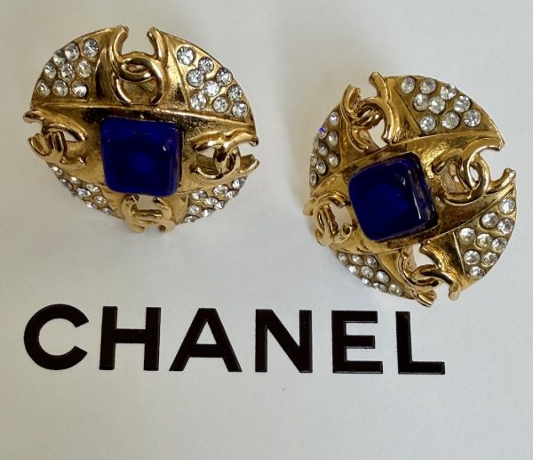 chanel vintage cc logos blue gripoix 24k gold tone diamanté earrings 1984