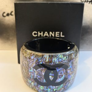 spring 2012 chanel cc logo large iridescent resin cuff bangle bracelet w/box