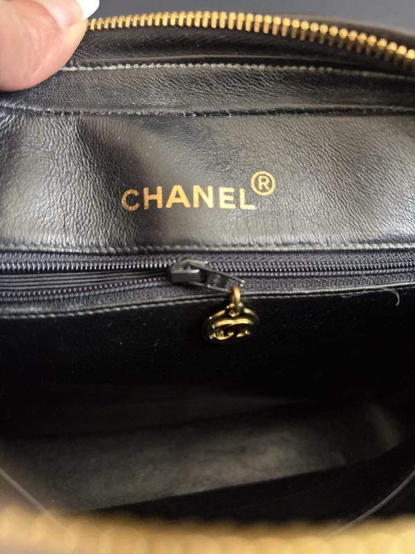 1995 chanel black vintage timeless cc logo lambskin vertical quilted flap bag