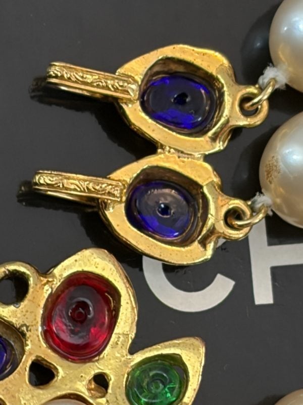 chanel 1990 by karl lagerfeld runway gripoix pendant pearl necklace
