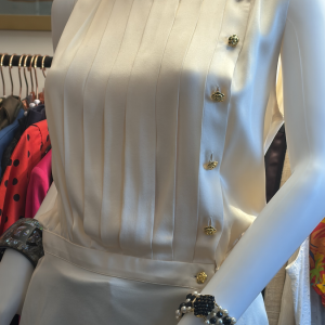 1980s chanel ivory sleeveless blouse vertical pleats camellia jewelled buttons collection 22