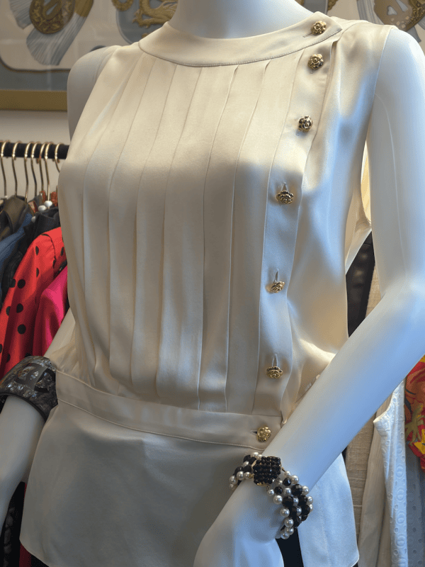 1980s chanel ivory sleeveless blouse vertical pleats camellia jewelled buttons collection 22