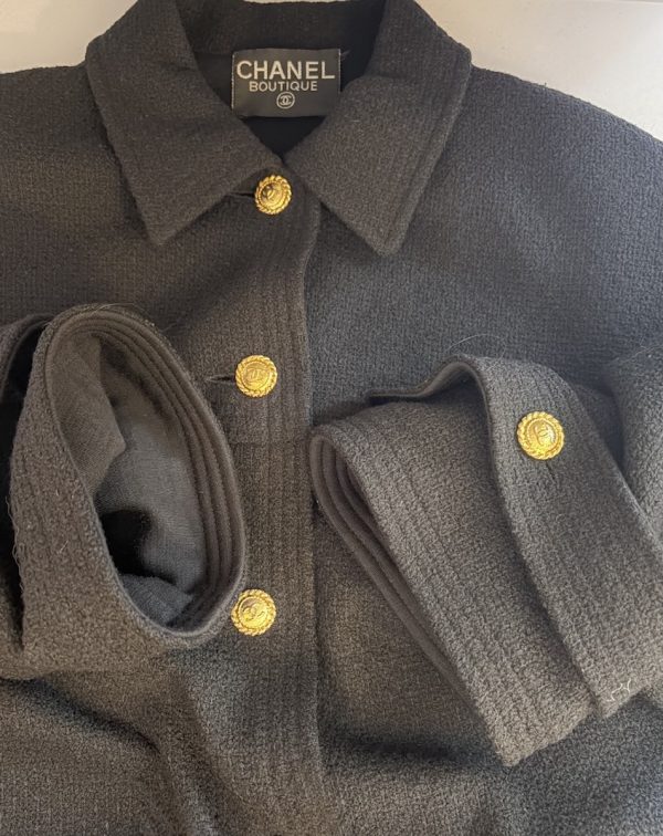 chanel fall/winter 95 classic black loose tweed jacket vintage gold cc logo jewel buttons
