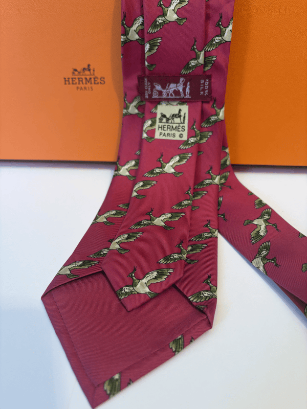hermÈs vintage flying bird hoopoe tie red olive green multi circa 1990s