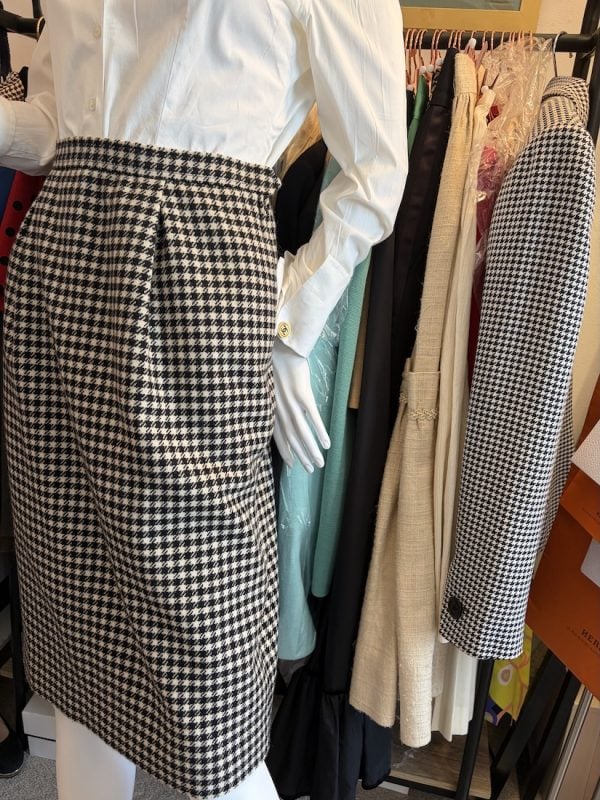 yves saint laurent rive gauche vintage pencil fitted houndstooth skirt c.1970s 1980s
