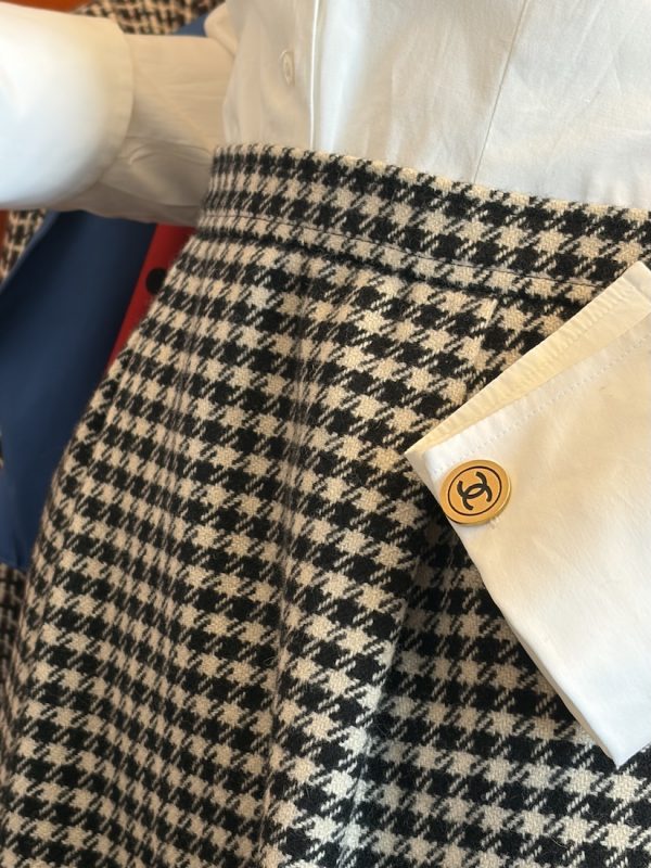 yves saint laurent rive gauche vintage pencil fitted houndstooth skirt c.1970s 1980s