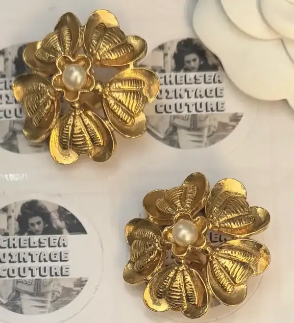 1984 chanel vintage large 24k gold tone bees floral pearl earrings collection 23 w/box