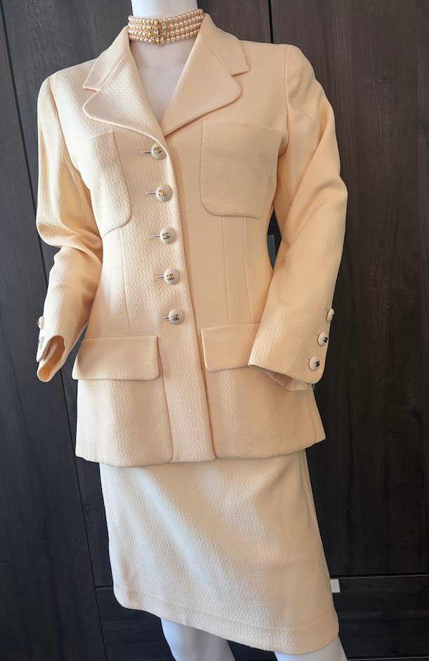 chanel runway spring/summer 1993 cream suit jacket skirt modelled by christy turlington