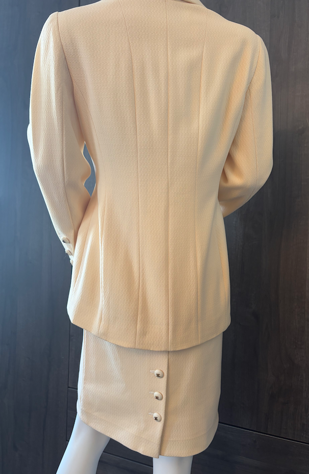 chanel runway spring/summer 1993 cream suit jacket skirt modelled by christy turlington