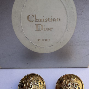 christian dior vintage cd logo hammered gold tone clip on earrings c.1980s